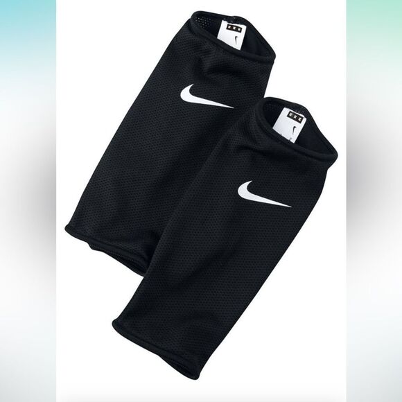 Nike Guard Lock Sleeve Black size Small NWT in packaging - Picture 1 of 4